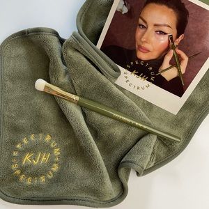 Katie Jane Hughes x Spectrum Brushes #07 KJH